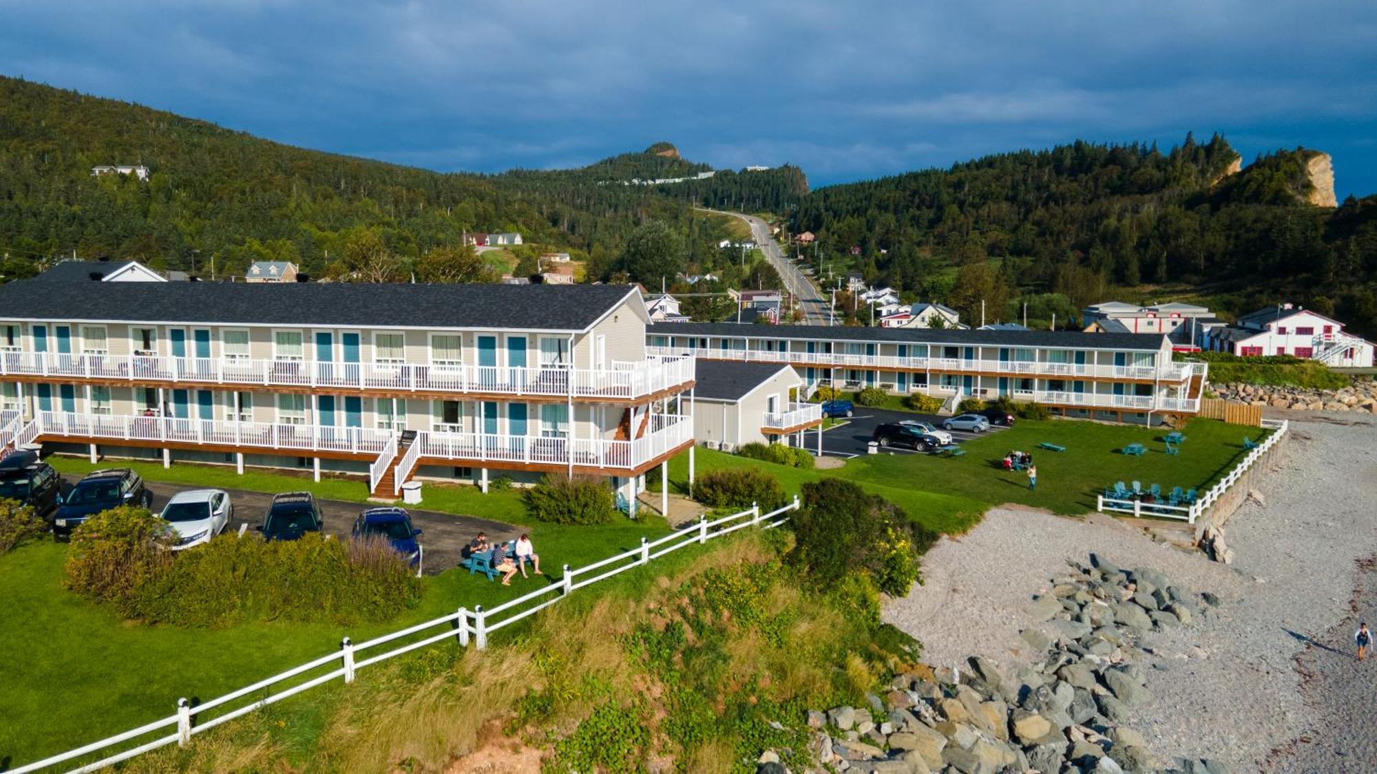 Hotel Les Trois Soeurs Perce Buitenkant foto