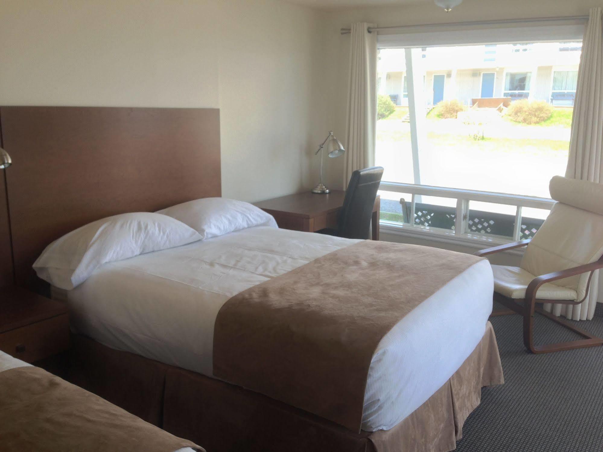 Hotel Les Trois Soeurs Perce Buitenkant foto